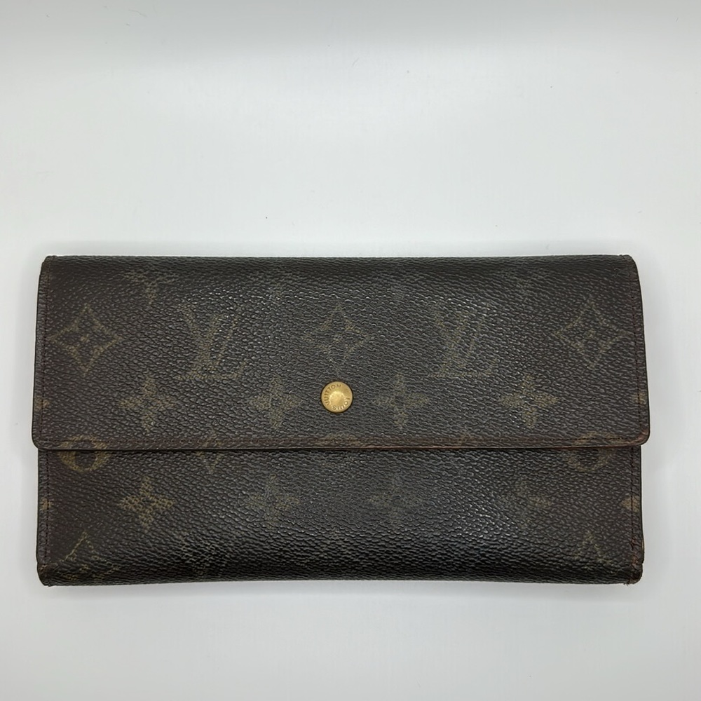 Louis Vuitton Vintage International Wallet